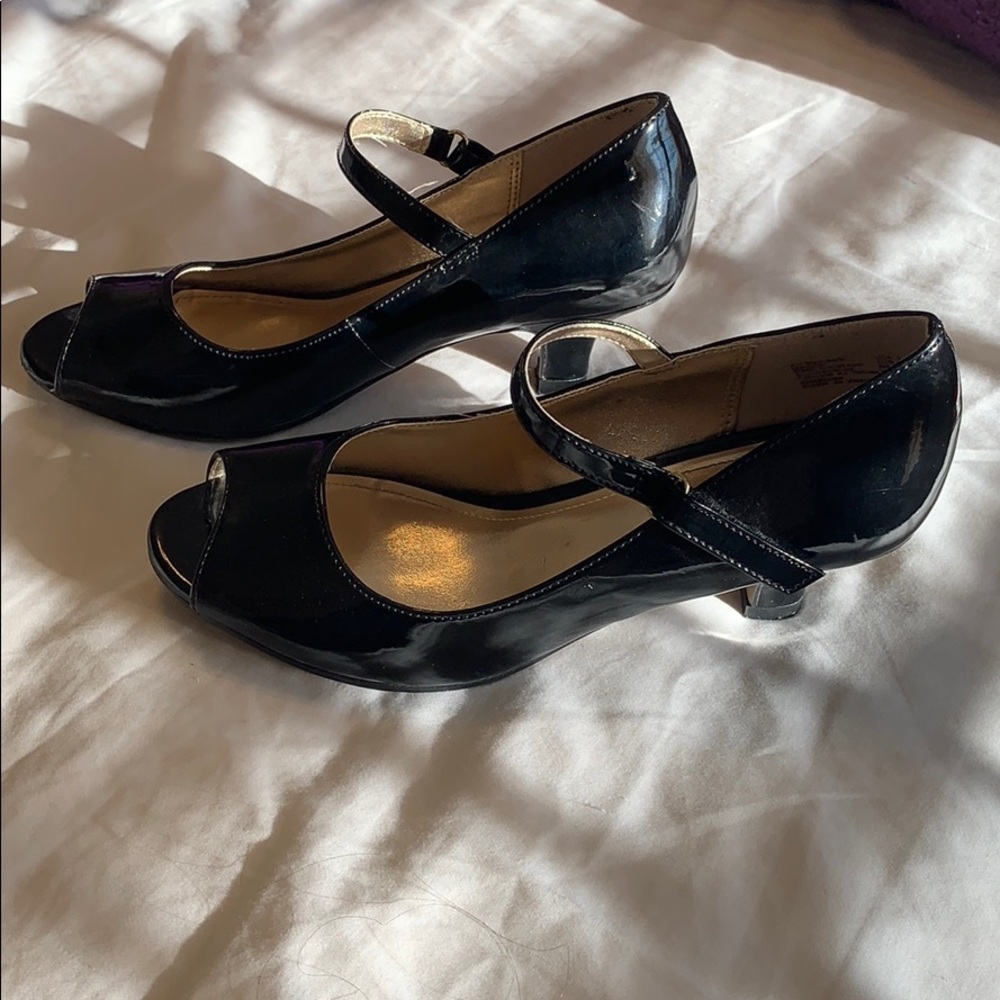 Girls American Eagle Black open toe heels